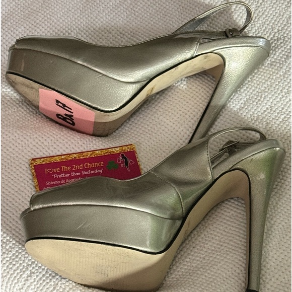 Chrome Heels 6 M - Picture 14 of 16
